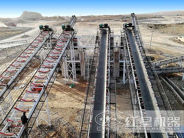 輸送機(jī)安裝、調(diào)試現(xiàn)場